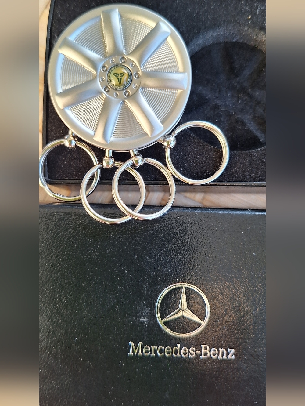 Mercedes Benz Keychain, Keyring New In Box 100% authentic - Picture 4 of 11